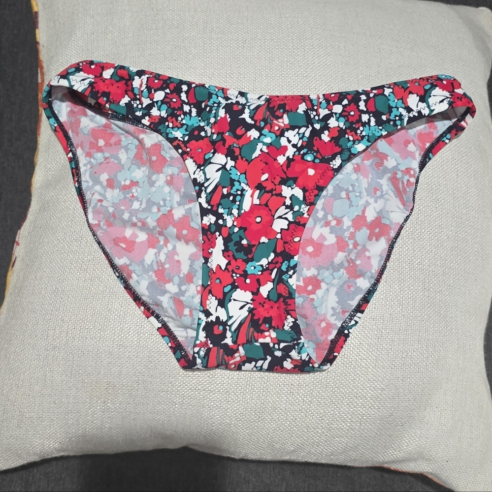 Two Bikini Set - Picture 5 of 6